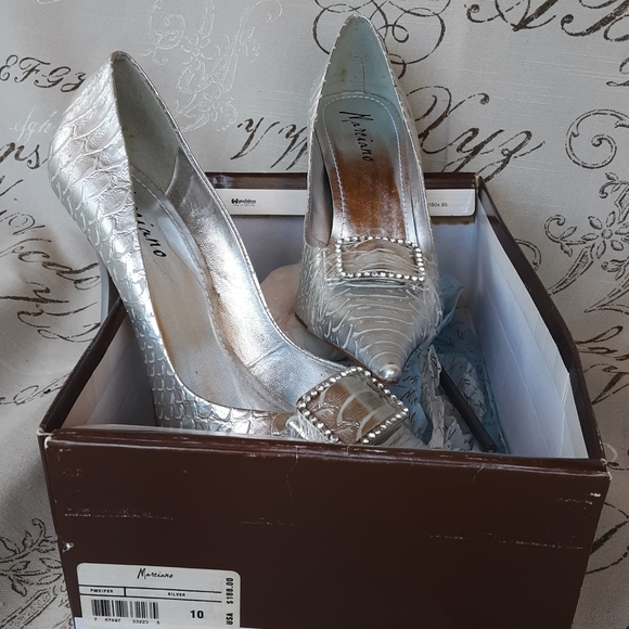 Shoes - Picture 2 of 3